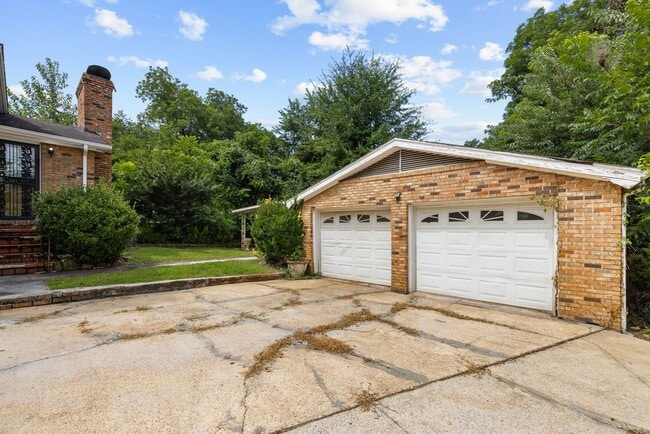 Building Photo - Charming 3 Bedroom, 2 Bathroom house