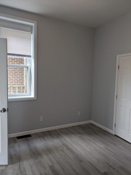 Building Photo - 85 N High St