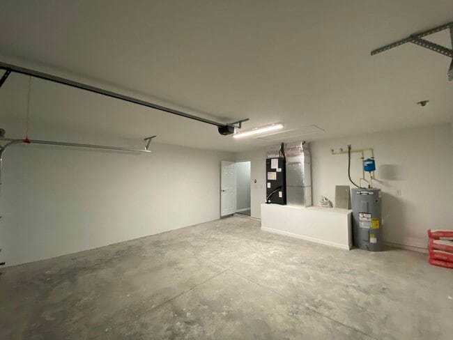 Building Photo - Custom Home - Desirable SW Ocala Neighborhood 3/2/2 **Won't Last**