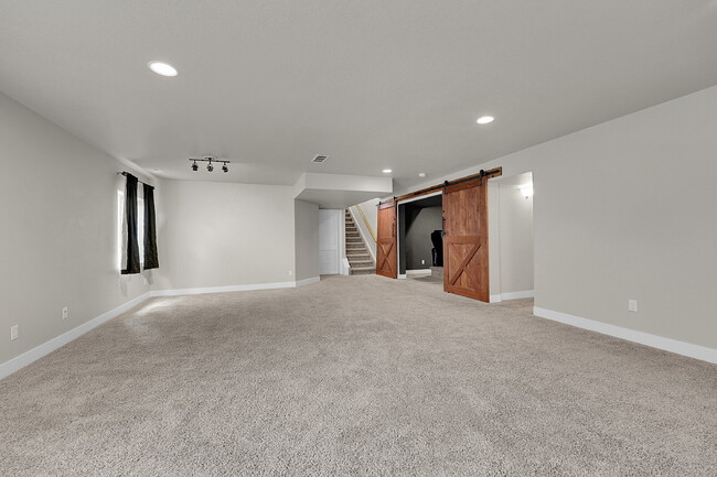 Building Photo - $3,150 - 5 Bed, 3 Bath Home in CO Springs ...