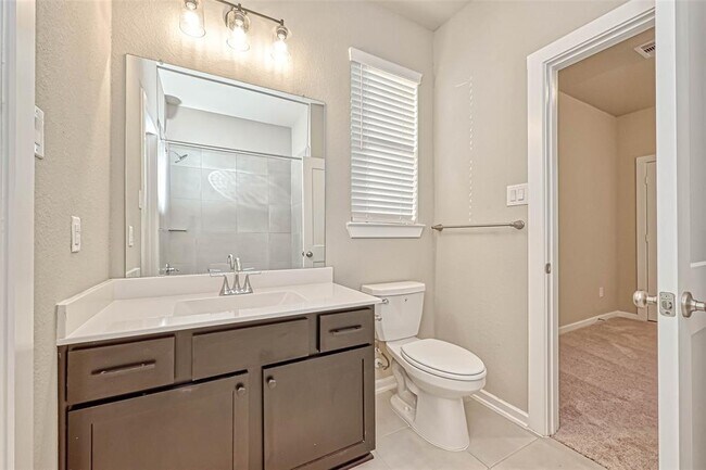 Building Photo - 493 Longleaf Pine Dr