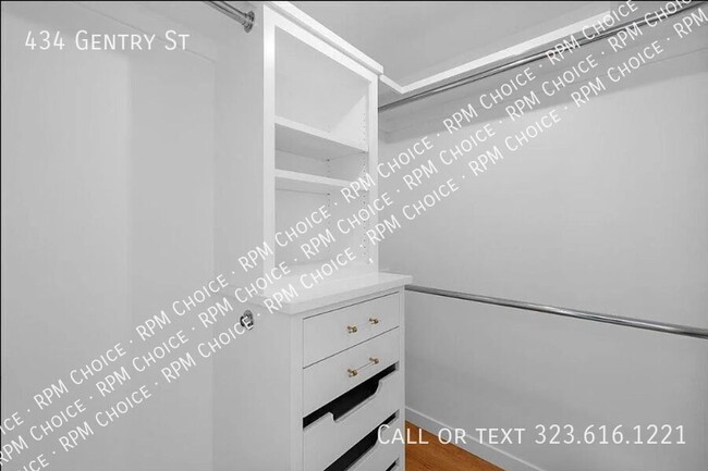 Building Photo - 434 Gentry St
