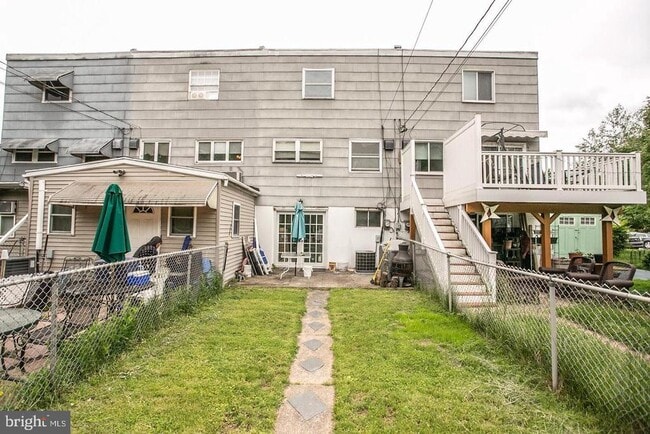 Building Photo - 962 Wedgewood Dr