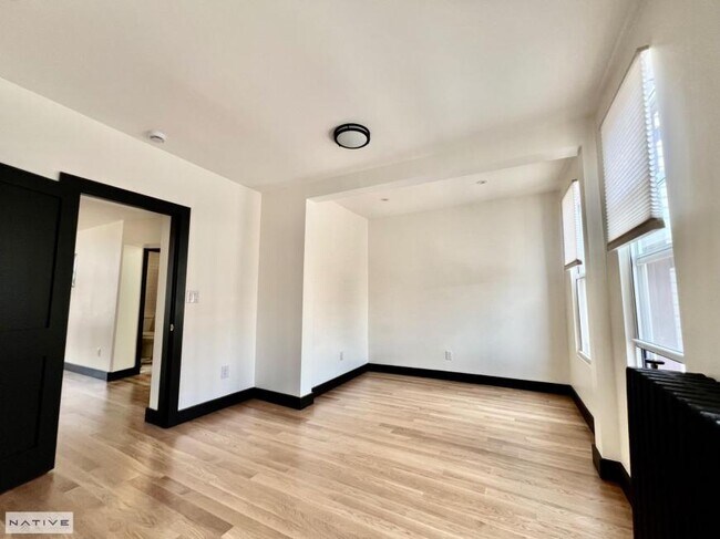 Building Photo - 3 bedroom in BROOKLYN NY 11220