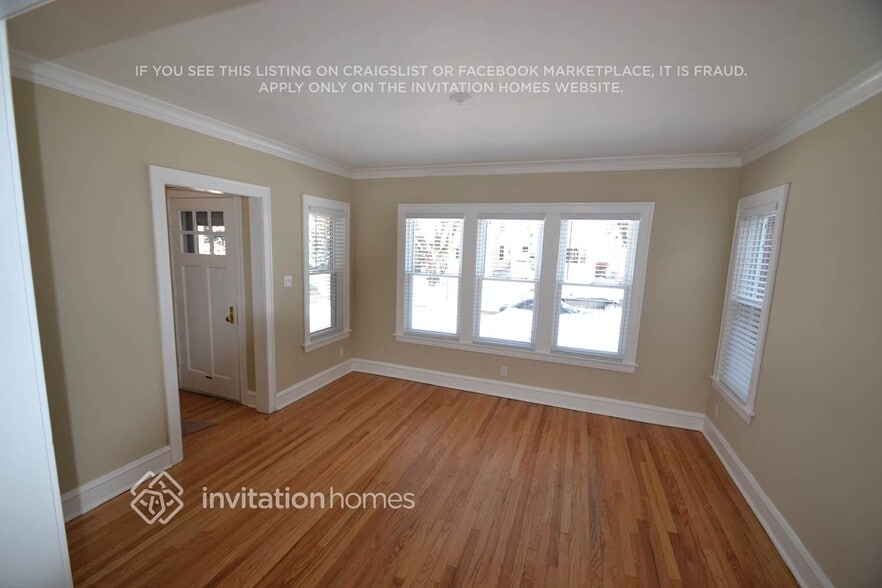 Building Photo - 5458 N Marmora Ave