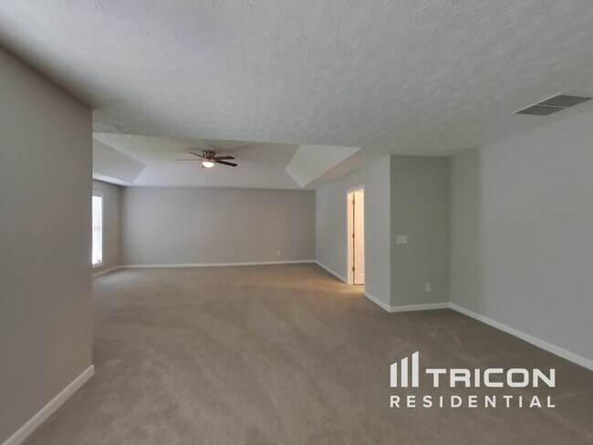 Building Photo - 5767 Union Pointe Dr