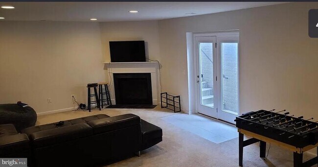 Building Photo - 24800 Beardgrass Pl