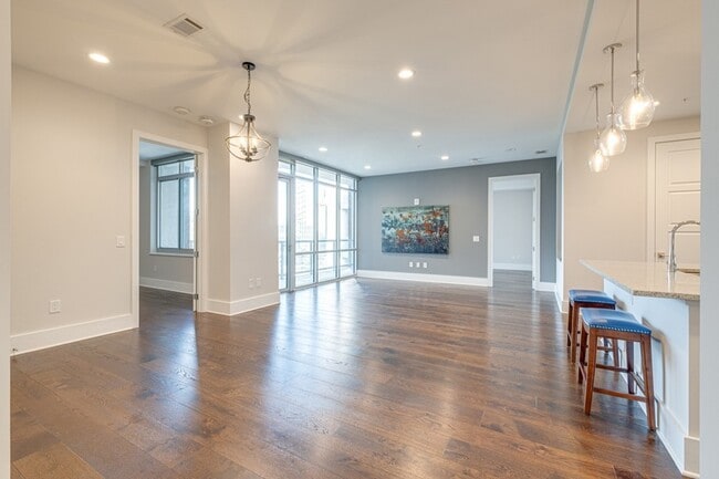 Building Photo - 20 Rutledge St