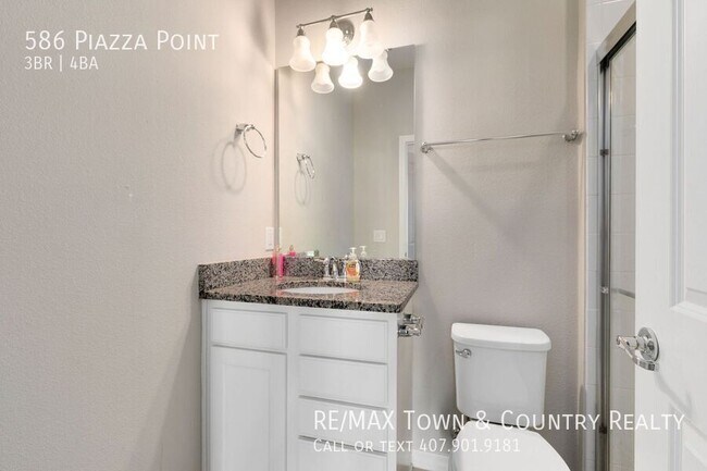 Building Photo - 586 Piazza Point