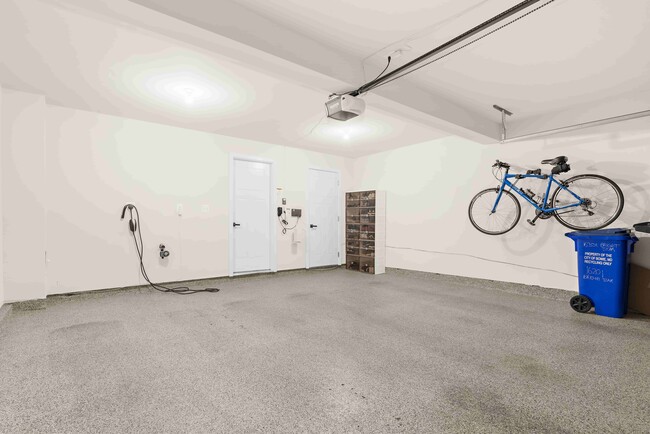 Building Photo - 16201 Bright Star Wy