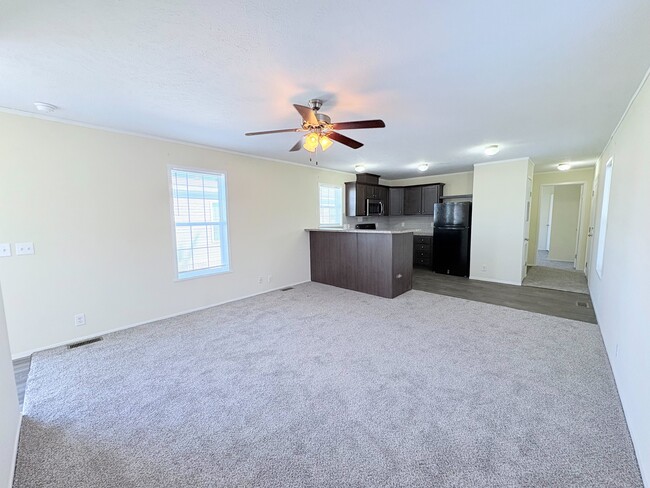 Building Photo - 10610 State Rte 762