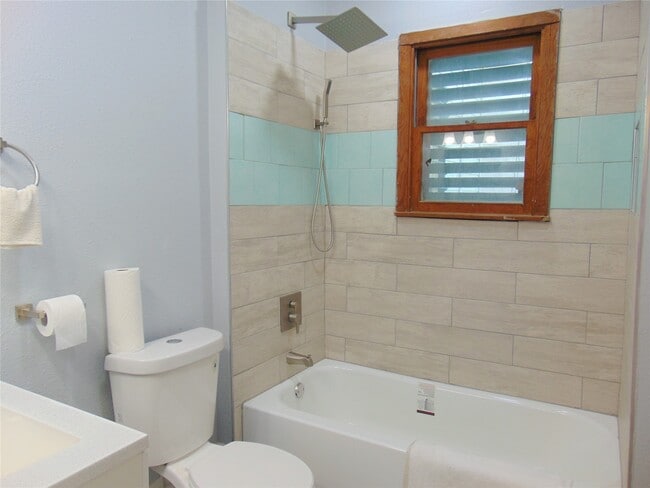 Building Photo - 3420 Avenue R