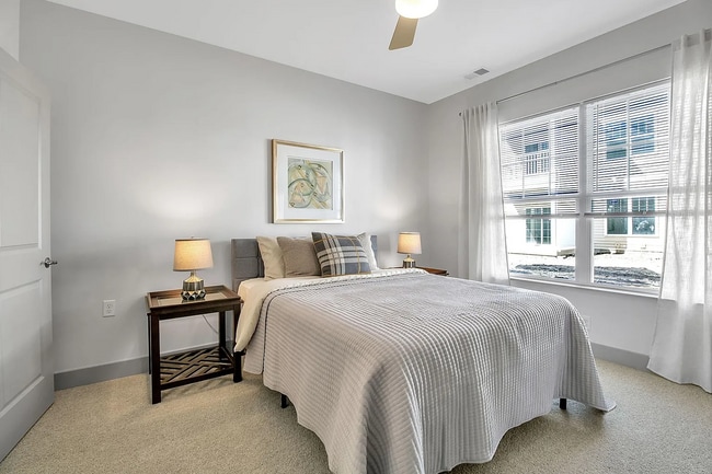 Building Photo - Edgewater East Apartments