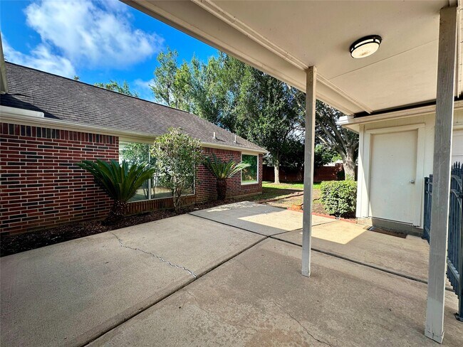 Building Photo - 1318 Cedar Terrace Ct