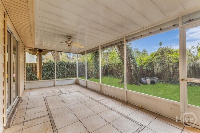 Building Photo - 138 Penn Station