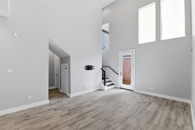 Building Photo - 1709 Cedrocanna Ln