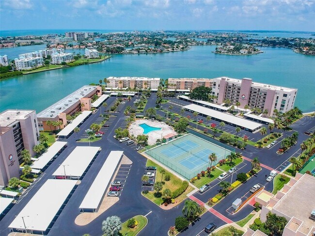 Building Photo - 7625 Sun Island Dr S