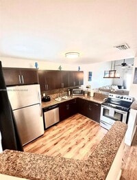 Building Photo - 2431-2433 SW 58th Manor