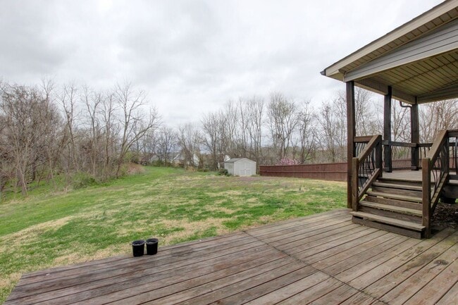 Building Photo - Executive Home on Cul de sac off exit 8.  Hurry.