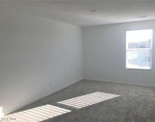 Building Photo - 63 Woodhull Cir