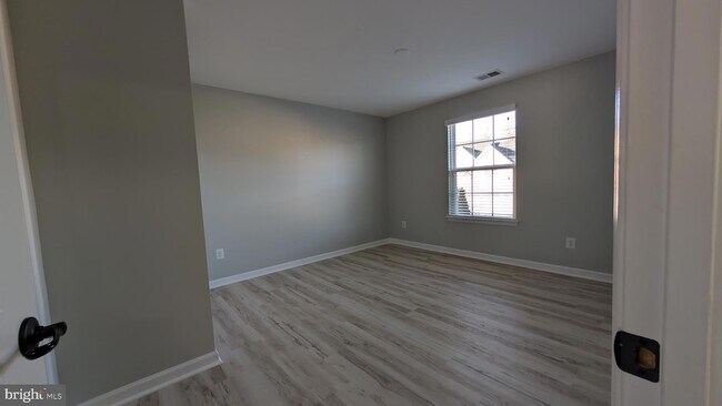 Building Photo - 25501 Emerson Oaks Dr