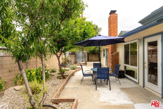 Building Photo - 22736 Cantlay St