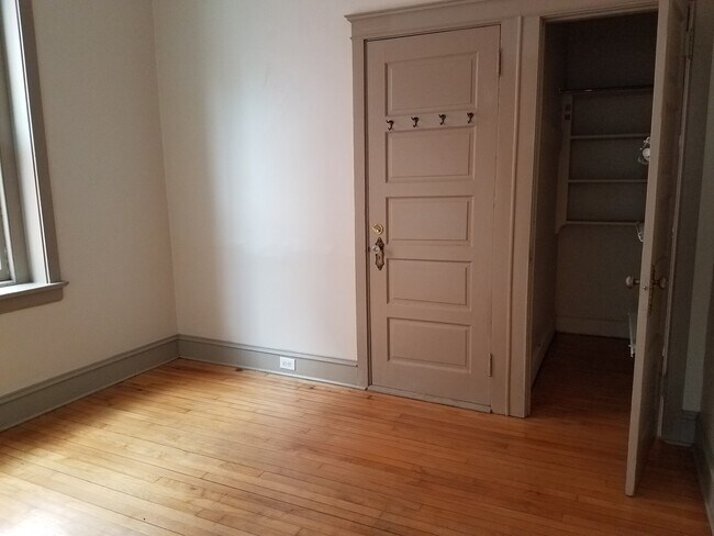 Building Photo - First Floor 1 Bedroom near Downtown Lancaster