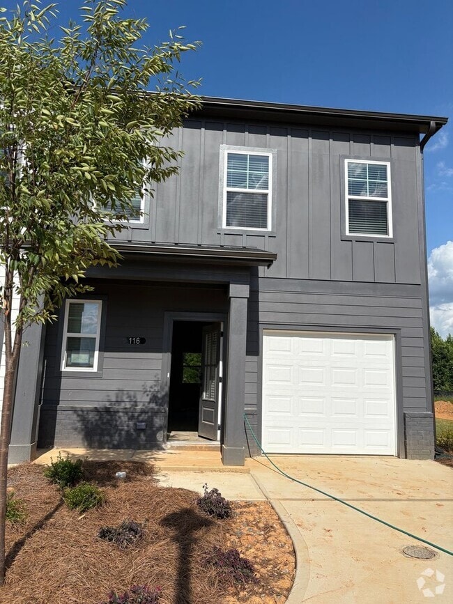 Building Photo - Charming 3BR Townhome in Adairsville
