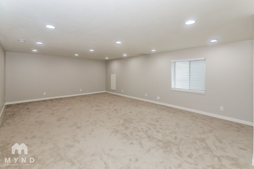 Building Photo - 2450 2450 E