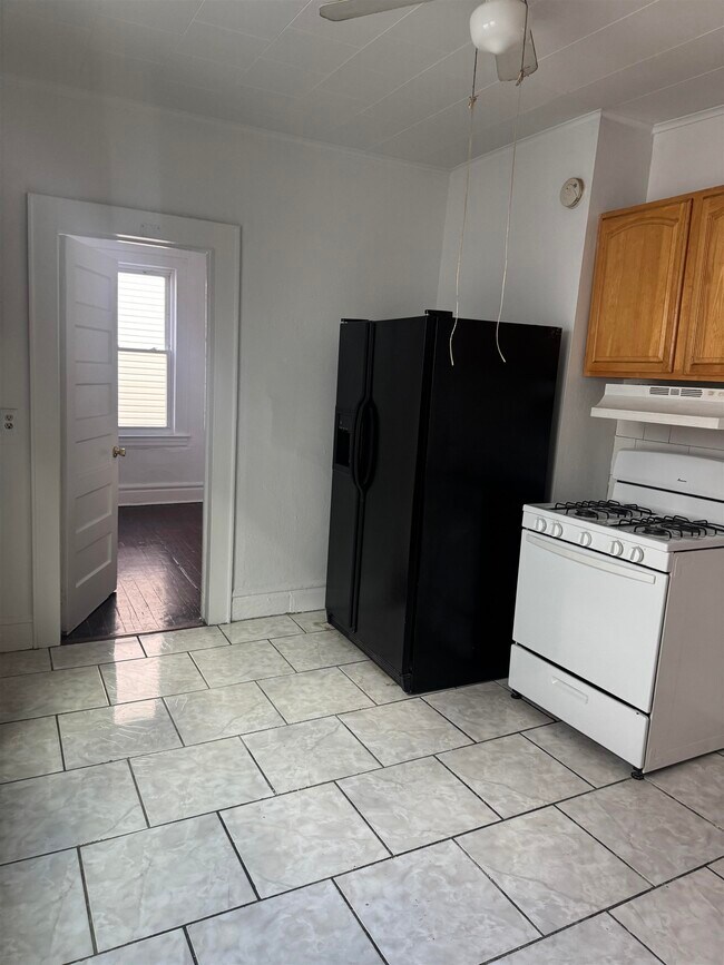 Building Photo - 770 Harrison Ave