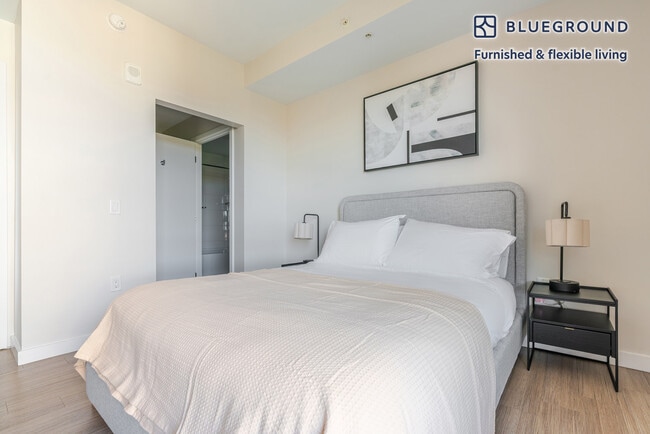 Building Photo - 301 M St SW