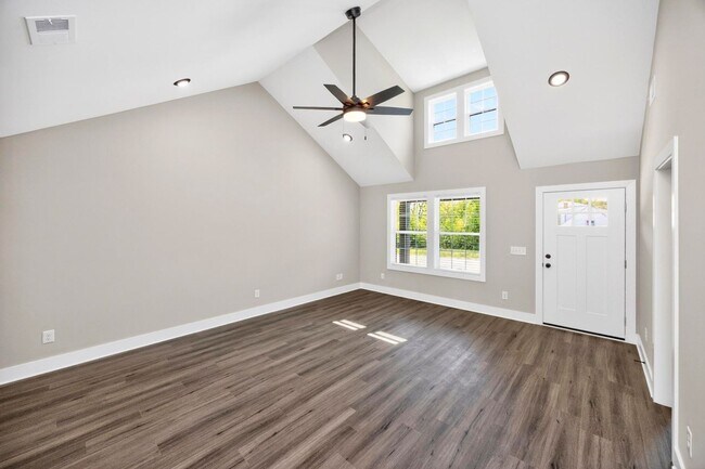 Building Photo - 206 Ross Ave