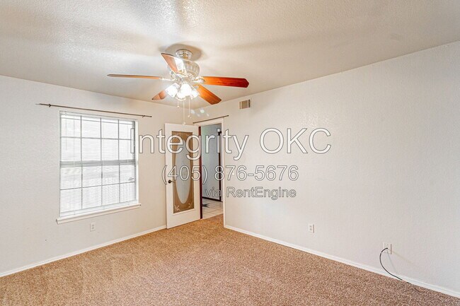 Building Photo - 4400 Hemingway Dr