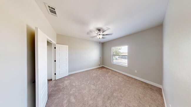 Building Photo - 5109 W Grey Ghost Rd