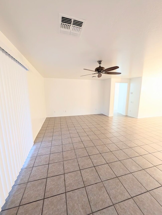 Building Photo - AVAILABLE NOW!!! - Roomy single story 4 bedroom home for rent in Pecan Creek!