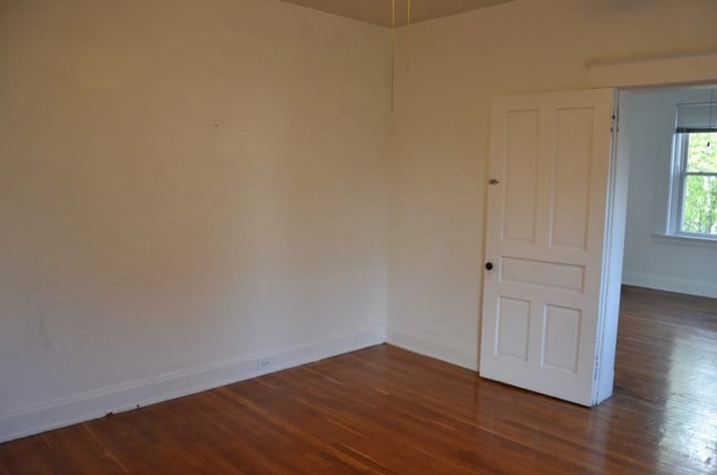 Building Photo - 2411 Fairview Ave