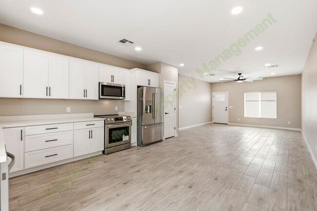 Building Photo - Brand-New 3-Bedroom Duplex with Designer Finishes & Private Yard in Central Mesa