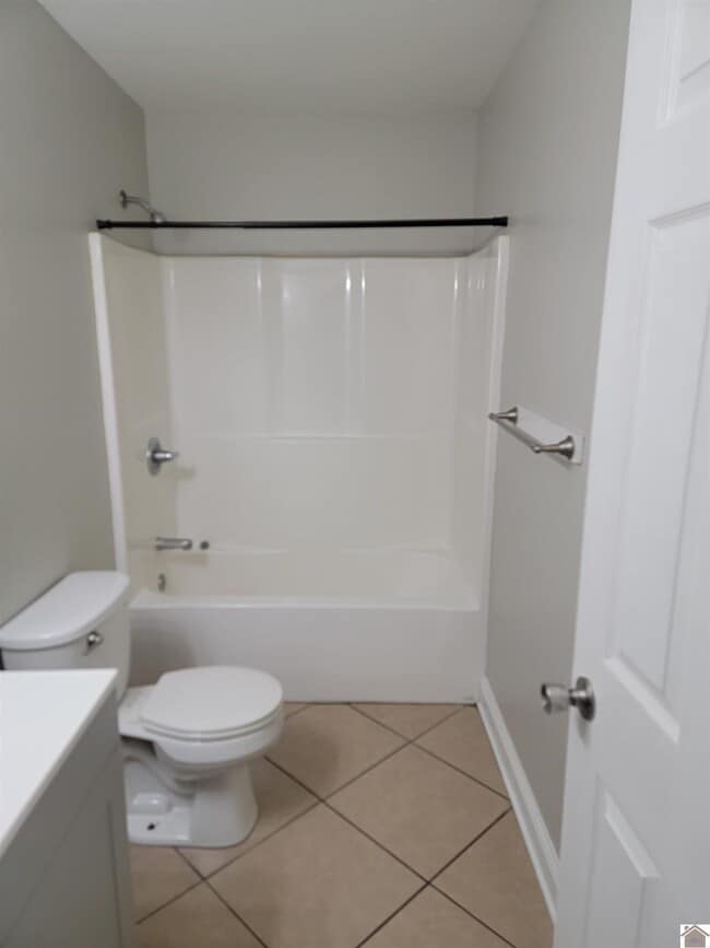 Building Photo - 2627 Fairmont St