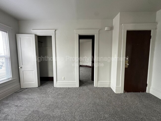 Building Photo - 566 Capital Ave SW