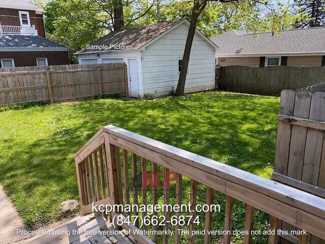 Building Photo - 413/415 Greenwood -Ewigman