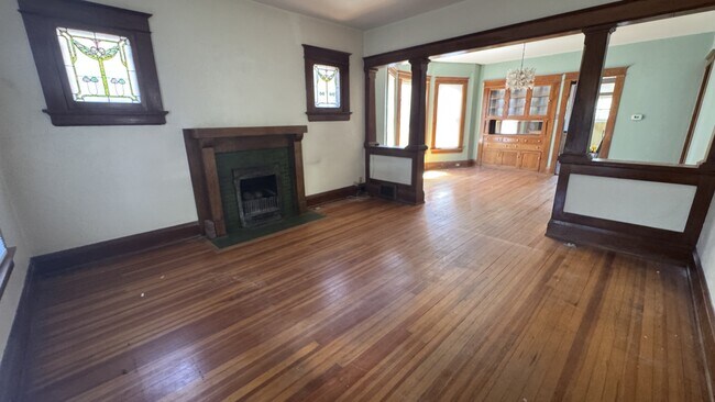 Building Photo - 2621 N York Ct