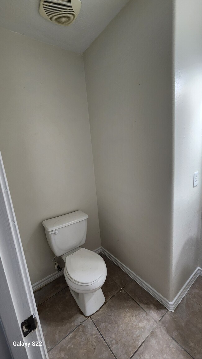 Building Photo - 4914 Trailing Clover Ct