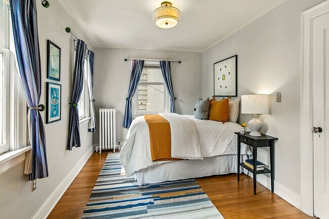 Building Photo - Capitol Hill View Home