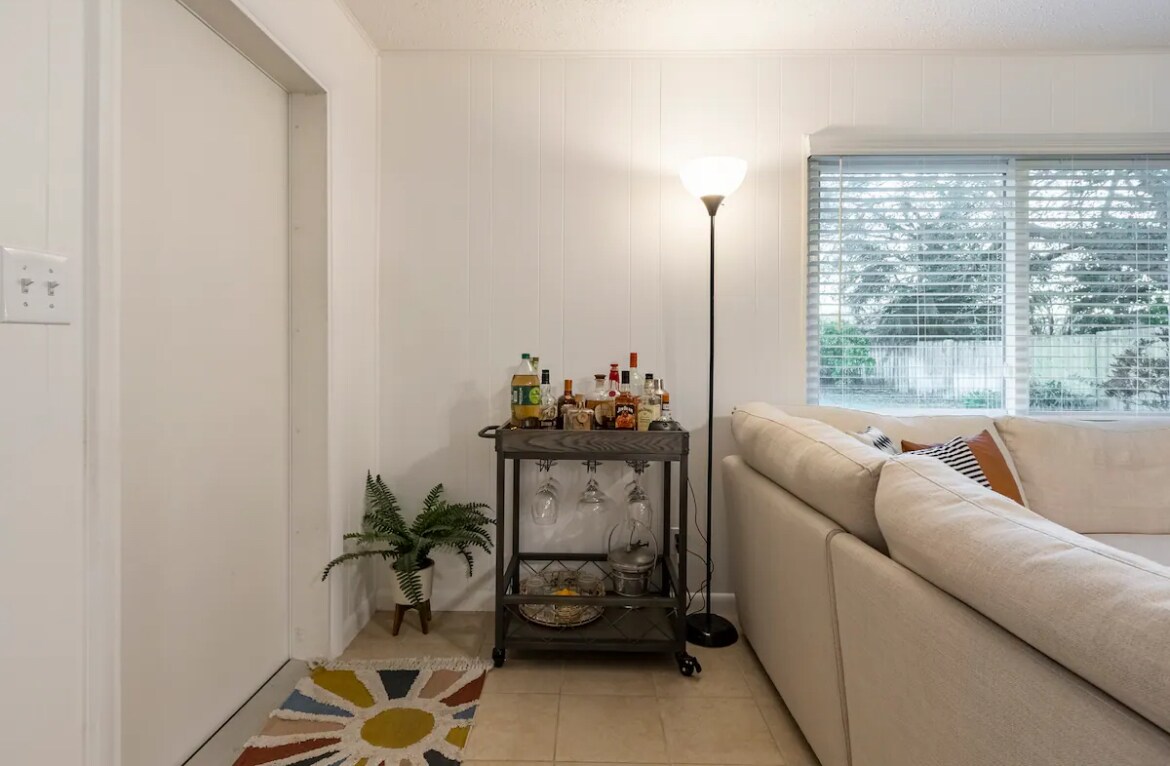 Building Photo - 1447 Caribbean Dr