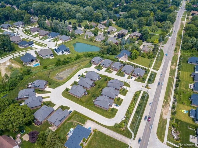 Building Photo - 53081 Enclave Cir