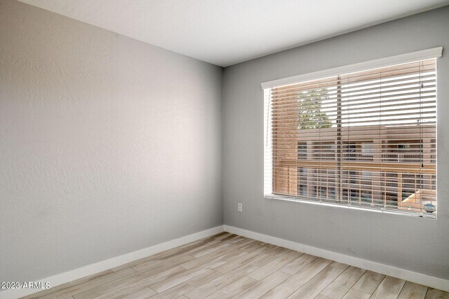 Building Photo - 7494 E Earll Dr