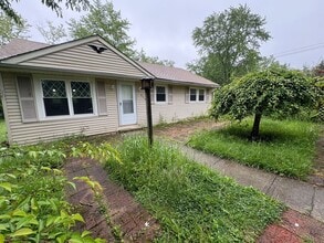 Building Photo - Spacious 3 Besroom Home Brunswick OH