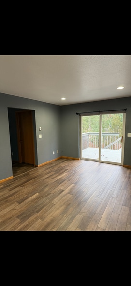 Building Photo - W6527 Woodhaven Cir