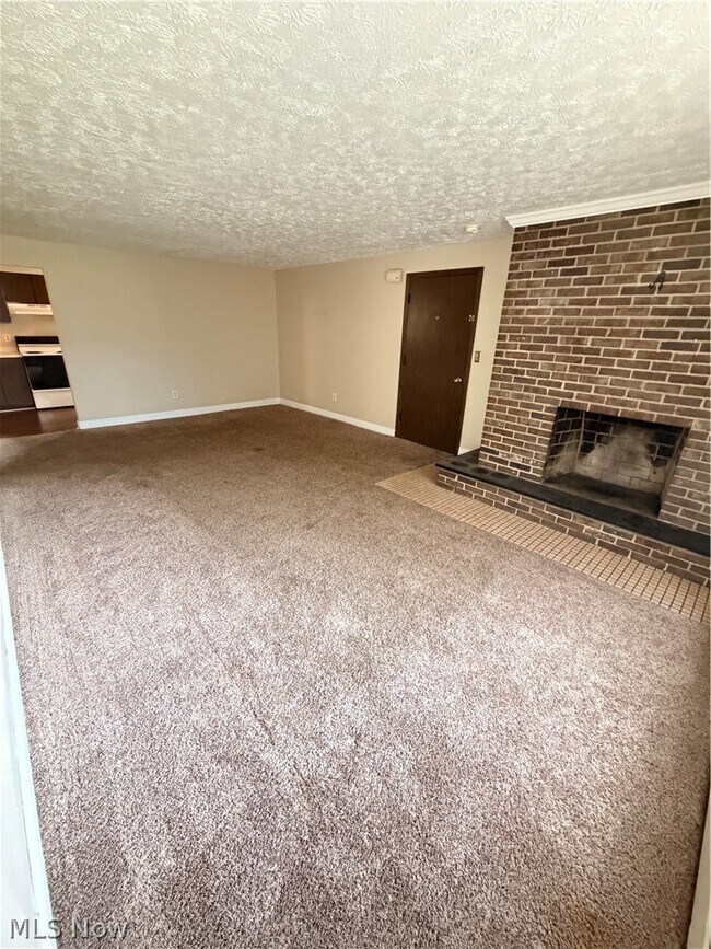 Building Photo - 21 Wayne St SE