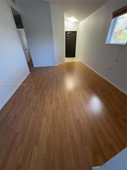 Building Photo - 995 NE 34th Ave